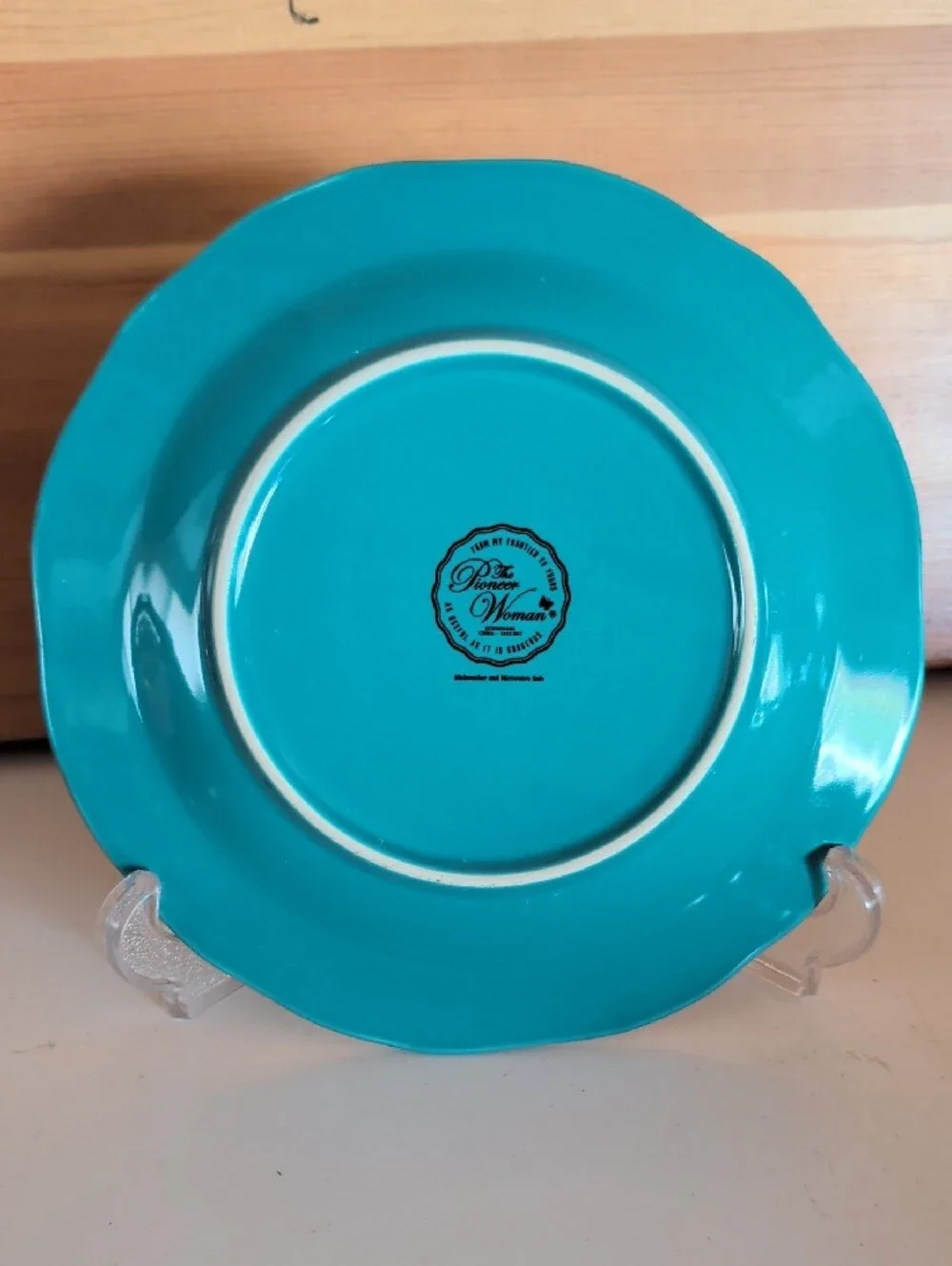 2 The Pioneer Woman, Turquoise Floral Ceramic Dinner & Salad Plates.🌟